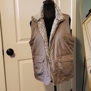 Tan Fluffy Reversible Puffer Sherpa Vest M